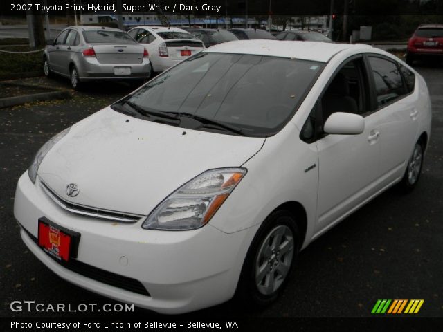 2007 Toyota Prius Hybrid in Super White