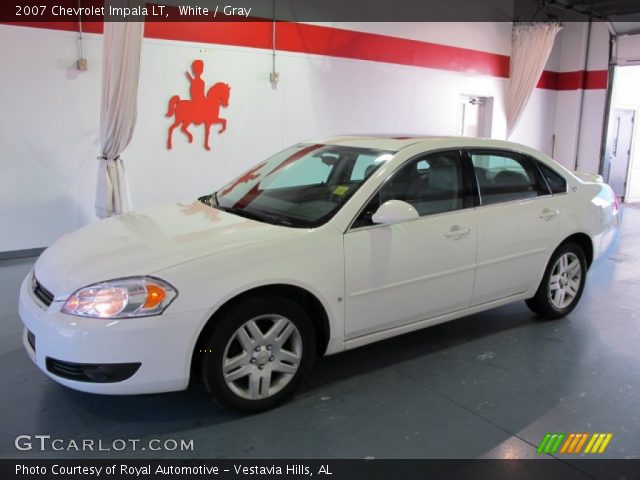 2007 Chevrolet Impala LT in White