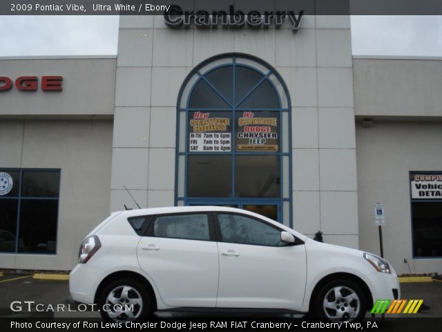 2009 Pontiac Vibe  in Ultra White