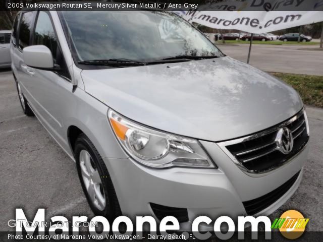 2009 Volkswagen Routan SE in Mercury Sliver Metallic