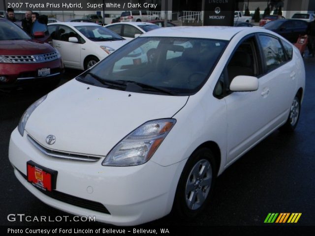 2007 Toyota Prius Hybrid in Super White