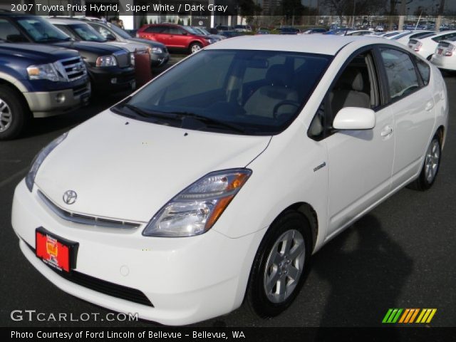 2007 Toyota Prius Hybrid in Super White