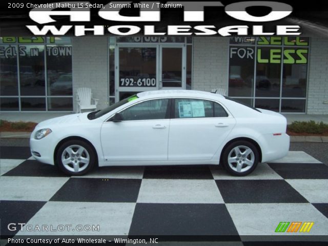 2009 Chevrolet Malibu LS Sedan in Summit White