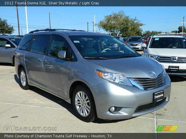 2012 Toyota Sienna XLE in Silver Sky Metallic
