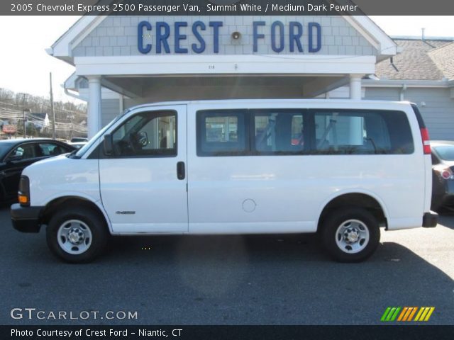 2005 Chevrolet Express 2500 Passenger Van in Summit White
