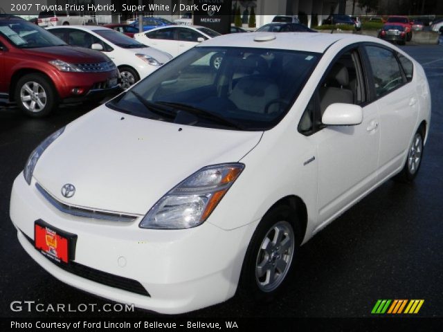 2007 Toyota Prius Hybrid in Super White