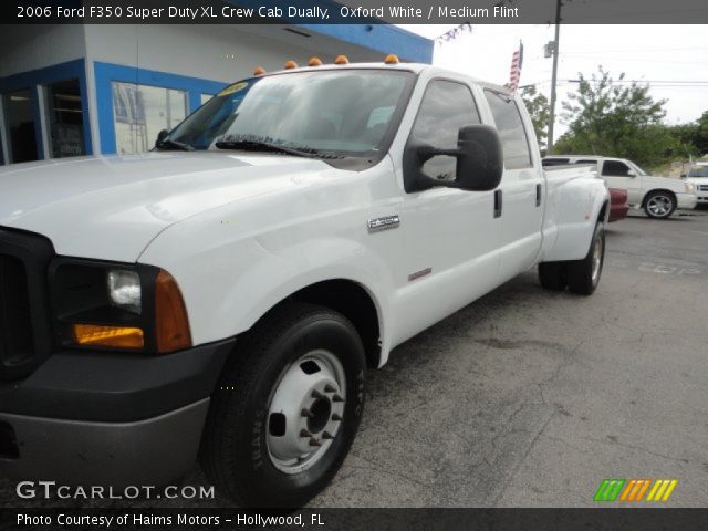2006 Ford F350 Super Duty XL Crew Cab Dually in Oxford White