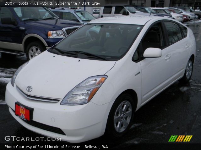 2007 Toyota Prius Hybrid in Super White