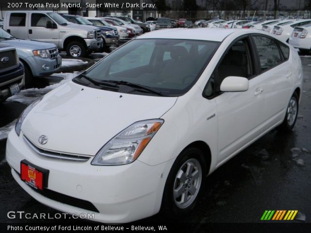 2007 Toyota Prius Hybrid in Super White