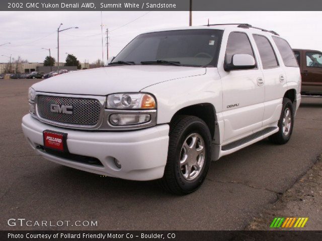 2002 GMC Yukon Denali AWD in Summit White