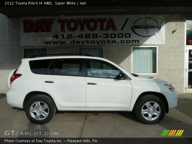 2012 Toyota RAV4 I4 4WD in Super White