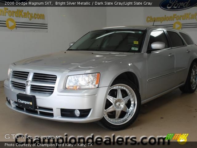 2008 Dodge Magnum SXT in Bright Silver Metallic