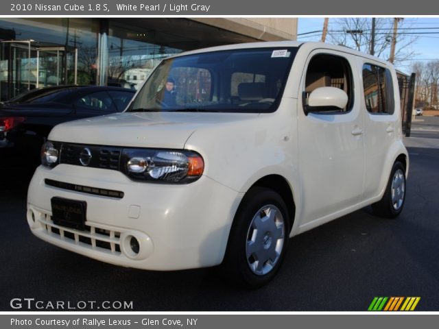 2010 Nissan Cube 1.8 S in White Pearl