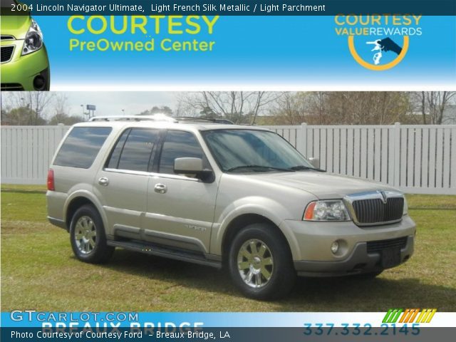 2004 Lincoln Navigator Ultimate in Light French Silk Metallic