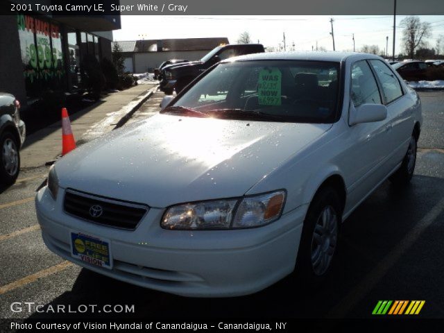 2001 Toyota Camry LE in Super White