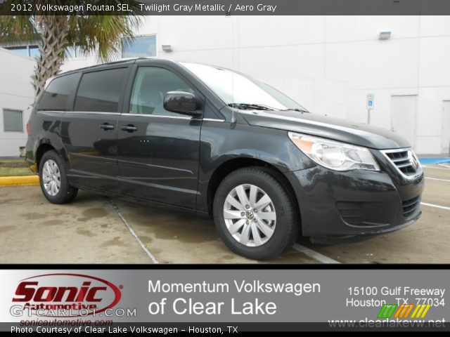 2012 Volkswagen Routan SEL in Twilight Gray Metallic