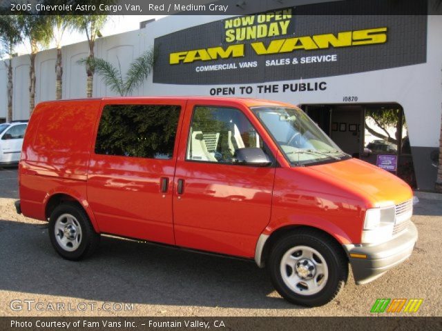 2005 Chevrolet Astro Cargo Van in Red