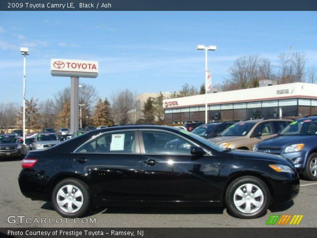 2009 Toyota Camry LE in Black