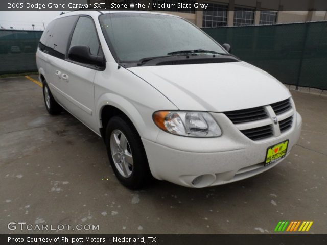 2005 Dodge Grand Caravan SXT in Stone White