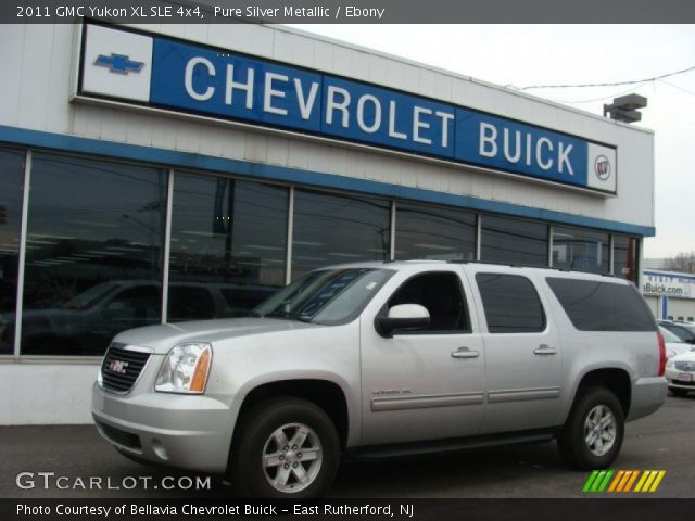 2011 GMC Yukon XL SLE 4x4 in Pure Silver Metallic