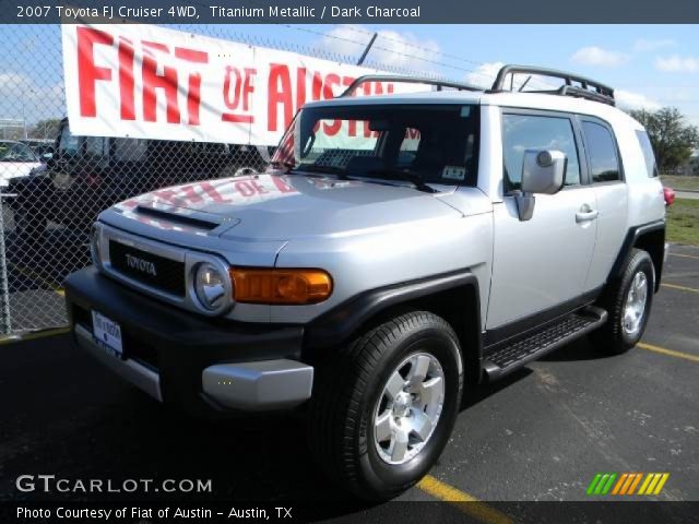 2007 Toyota FJ Cruiser 4WD in Titanium Metallic