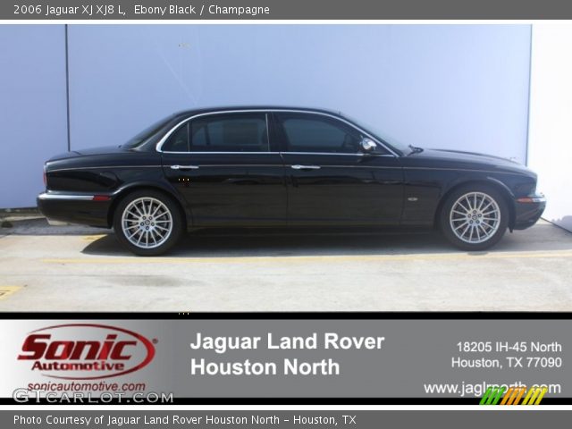 2006 Jaguar XJ XJ8 L in Ebony Black