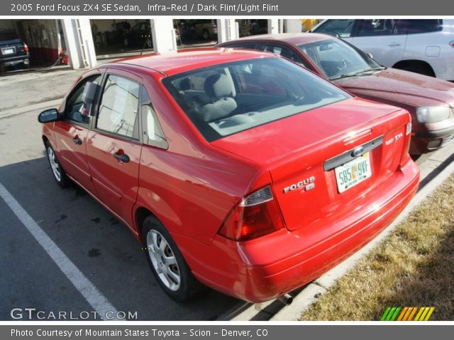 2005 Ford Focus ZX4 SE Sedan in Infra-Red