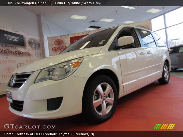 2009 Volkswagen Routan SE in Calla Lilly White
