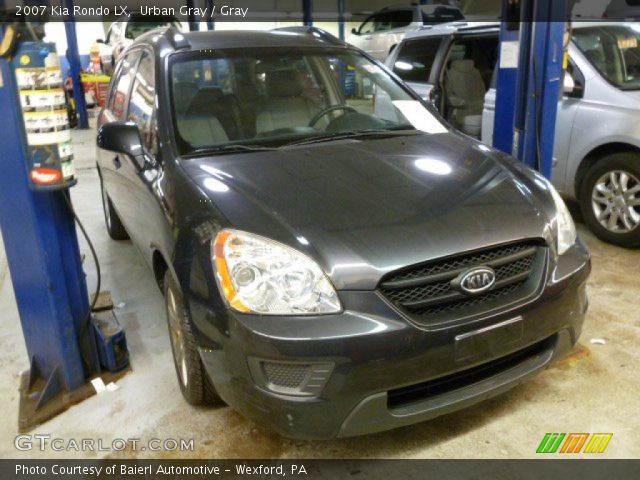 2007 Kia Rondo LX in Urban Gray