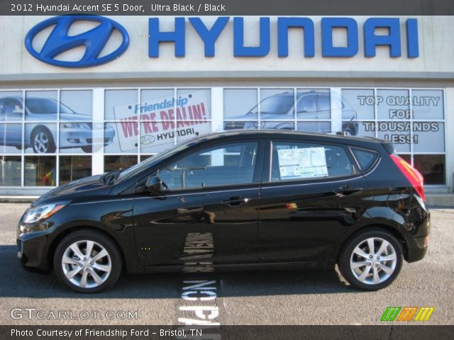 2012 Hyundai Accent SE 5 Door in Ultra Black