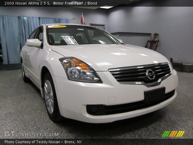 2009 Nissan Altima 2.5 S in Winter Frost Pearl