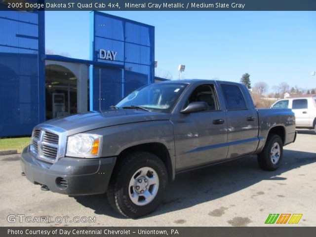 2005 Dodge Dakota ST Quad Cab 4x4 in Mineral Gray Metallic