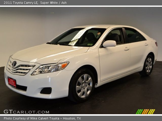 2011 Toyota Camry LE in Super White