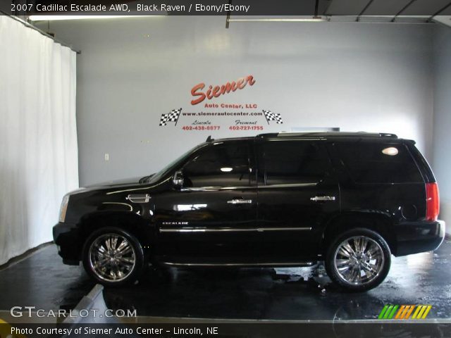 2007 Cadillac Escalade AWD in Black Raven
