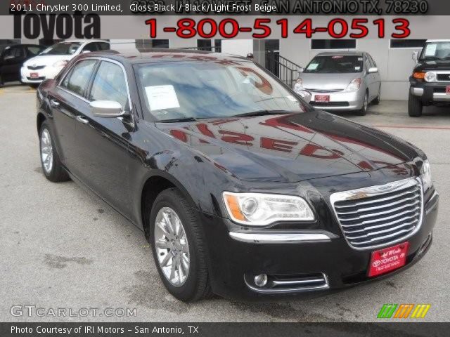 2011 Chrysler 300 Limited in Gloss Black