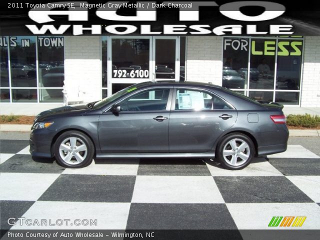 2011 Toyota Camry SE in Magnetic Gray Metallic