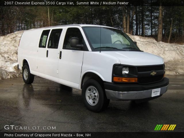 2007 Chevrolet Express 3500 Cargo Van in Summit White