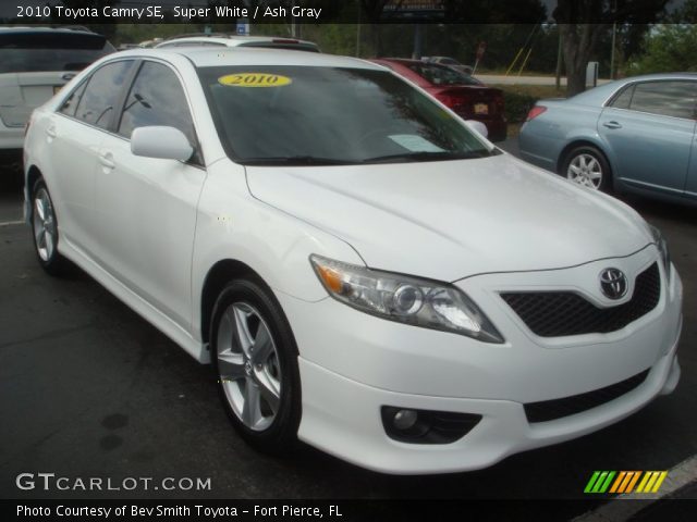 2010 Toyota Camry SE in Super White