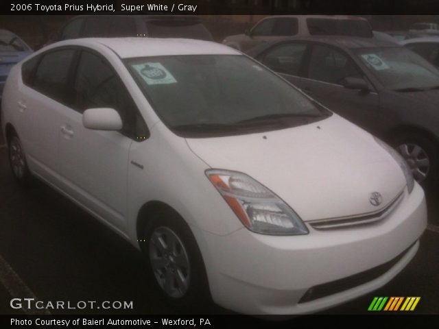 2006 Toyota Prius Hybrid in Super White