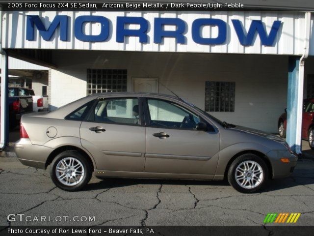2005 Ford Focus ZX4 SE Sedan in Arizona Beige Metallic