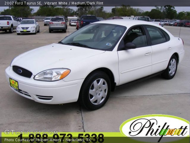 2007 Ford Taurus SE in Vibrant White