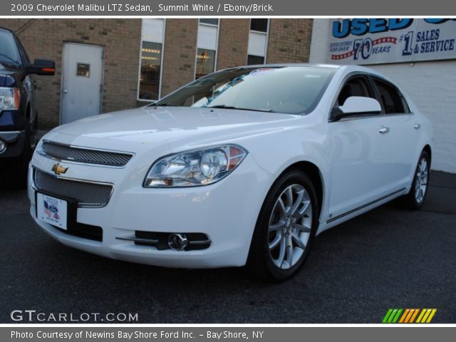 2009 Chevrolet Malibu LTZ Sedan in Summit White