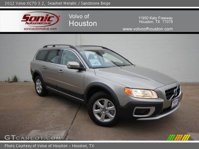 2012 Volvo XC70 3.2 in Seashell Metallic