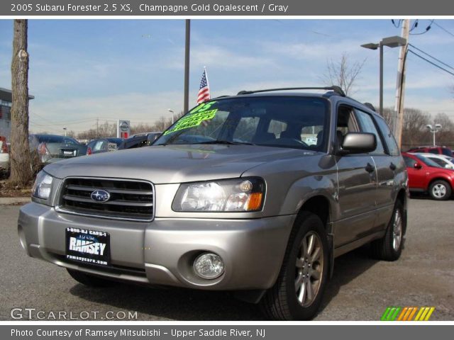 2005 Subaru Forester 2.5 XS in Champagne Gold Opalescent