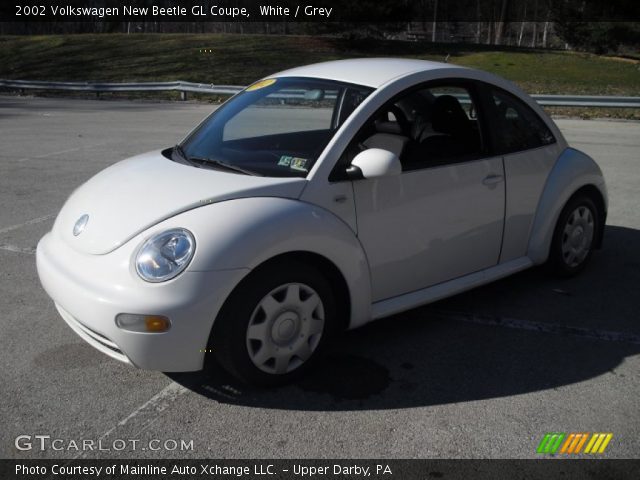 2002 Volkswagen New Beetle GL Coupe in White