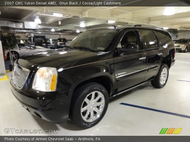 2007 GMC Yukon Denali AWD in Onyx Black