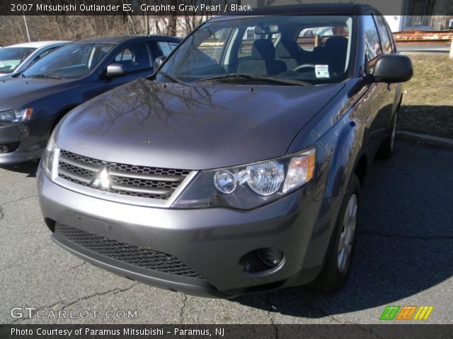 2007 Mitsubishi Outlander ES in Graphite Gray Pearl