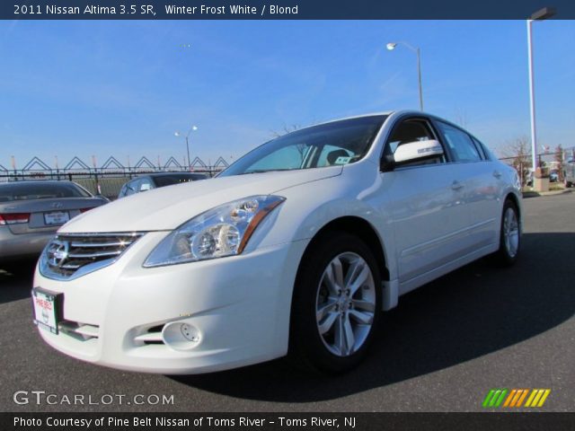 2011 Nissan Altima 3.5 SR in Winter Frost White