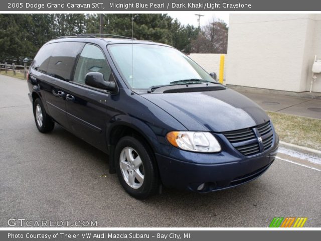 2005 Dodge Grand Caravan SXT in Midnight Blue Pearl