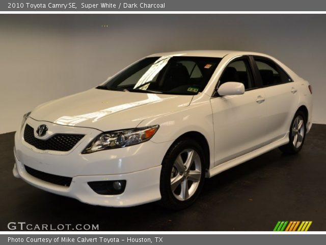 2010 Toyota Camry SE in Super White